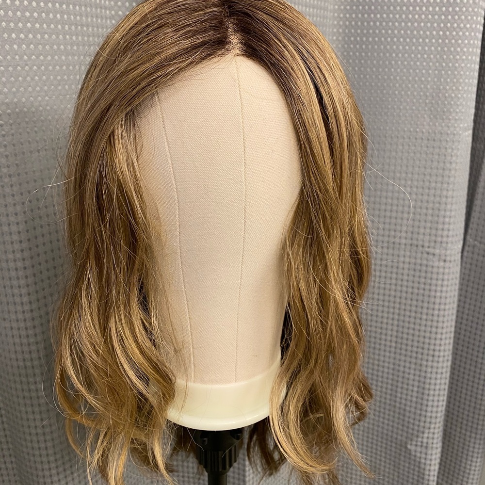 Envy Maya wig in toasted sesame